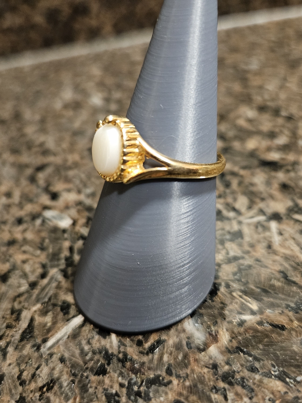 Gold Vintage Inspired Oval White Stone Ring - Size 8 - Picture 2 of 5